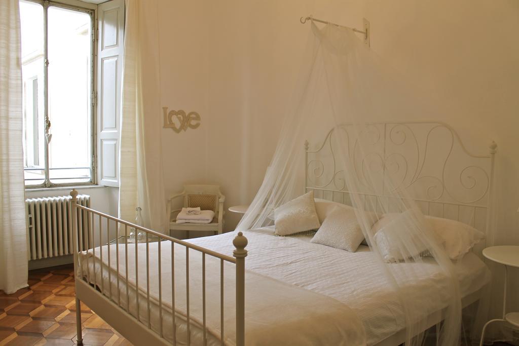 Bed & Blessing / Casa Borgo Hotel Locarno Room photo